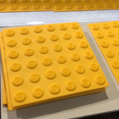 300*300 PVC/PU Plastic Tactile Studs for Safe Walking and Accessibility Improvement